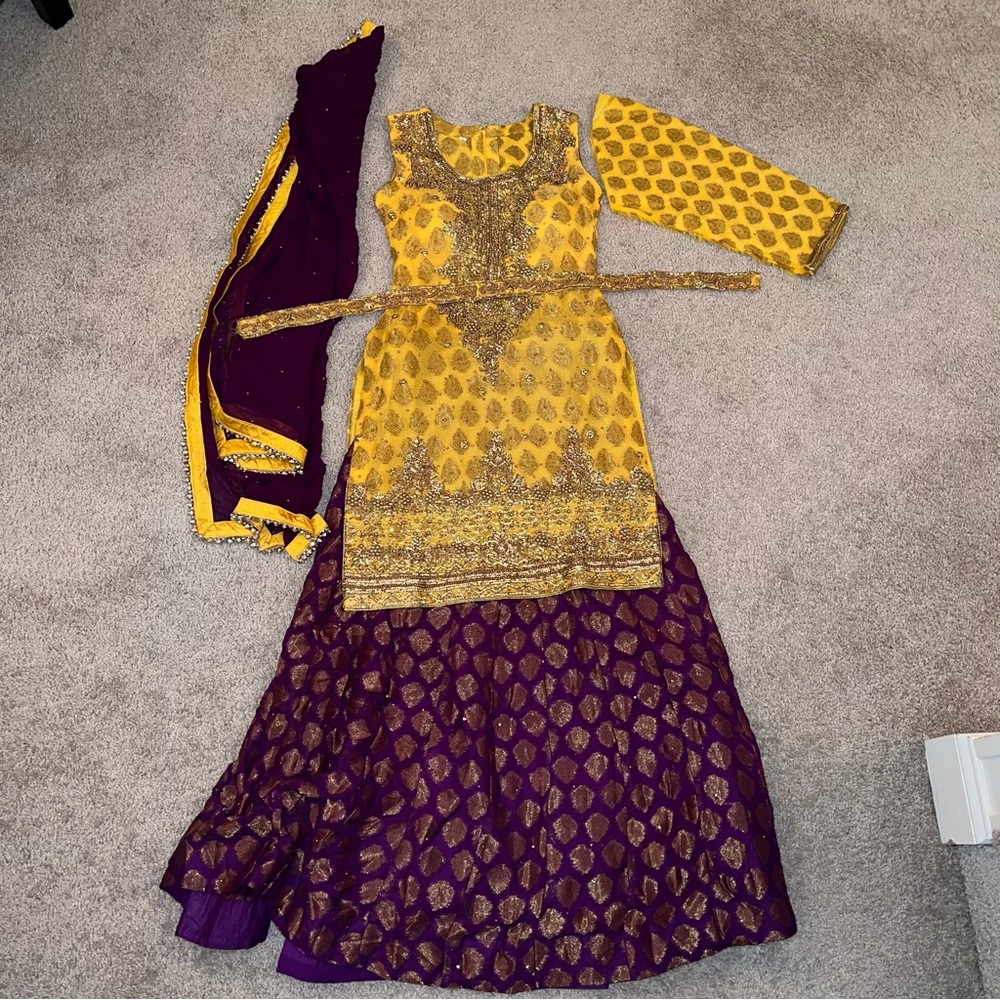 Pakistani / Indian Wedding outfit Shalwar Kameez